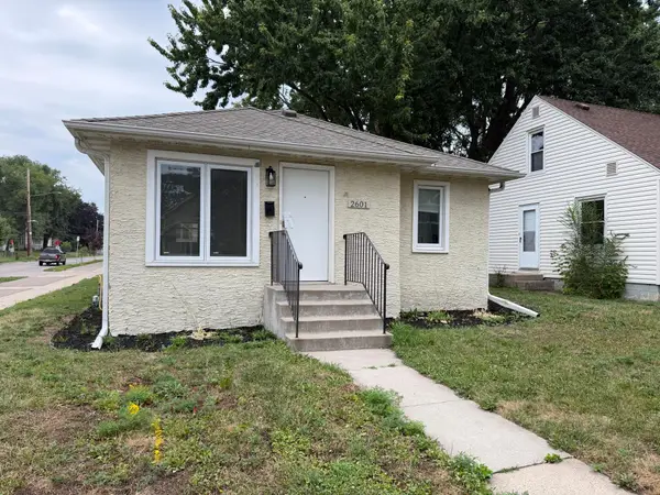 2601 Girard Avenue N, Minneapolis, MN 55411