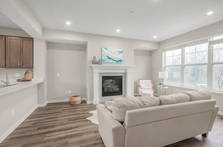 2189 Gateway Hill Road, Saint Paul, MN 55109 - #2