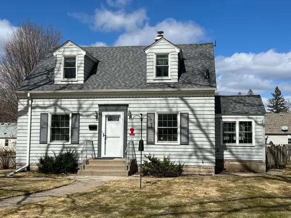 891 Nebraska Avenue W, Saint Paul, MN 55117