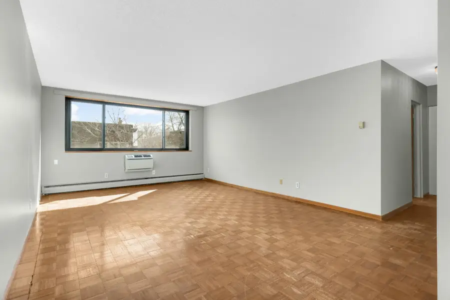 1912 Dupont Avenue S #405, Minneapolis, MN 55403 - #2