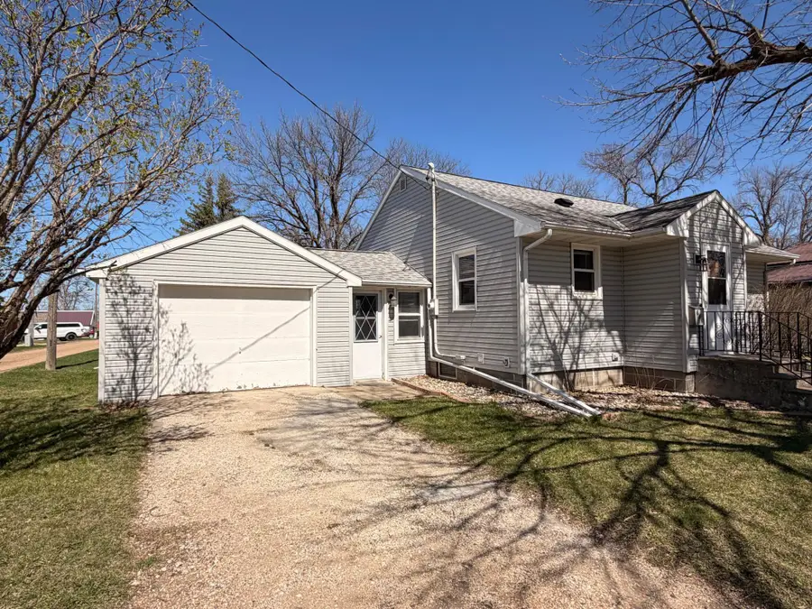 646 Harvey Street, Tracy, MN 56175 - #2
