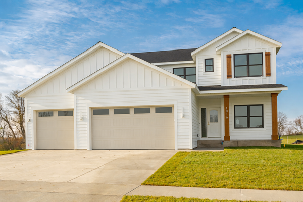 3435 NE Stonehedge Drive Ne, Rochester, MN 55902