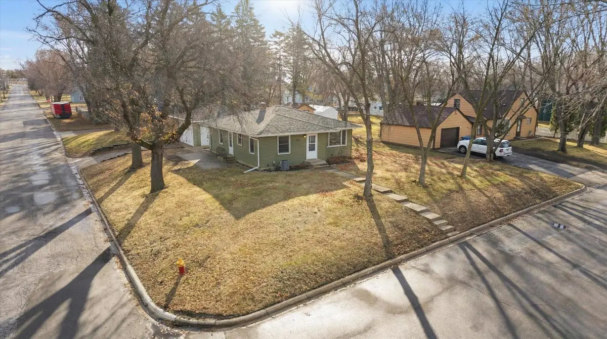 228 8th Avenue N, Sauk Rapids, MN 56379 - #1