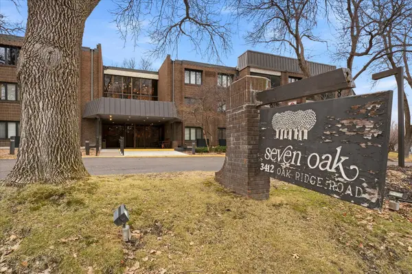 3412 Oak Ridge Road #319, Hopkins, MN 55305