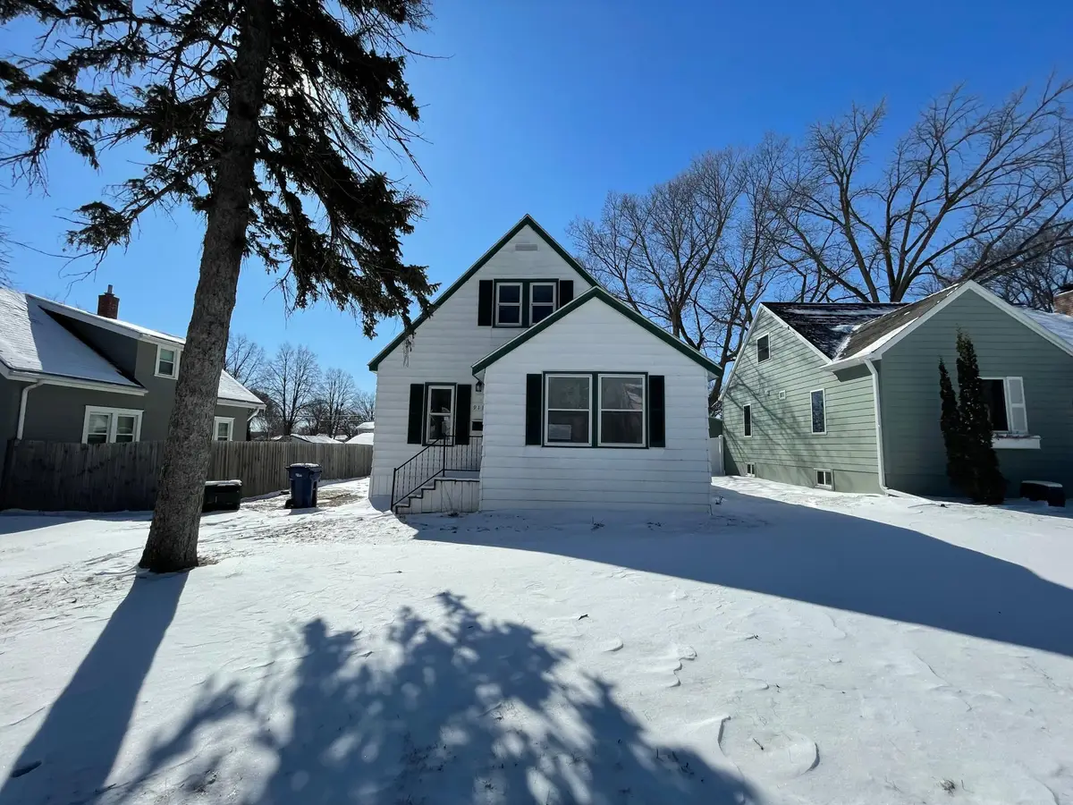 911 W Cavour Avenue, Fergus Falls, MN 56537 - #1