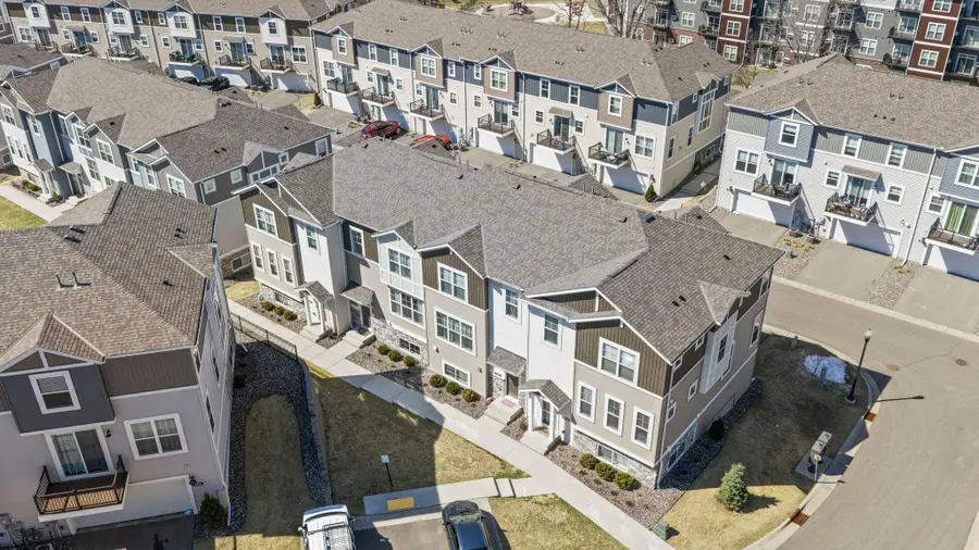 2230 Gateway Curve, North Saint Paul, MN 55109 - #2