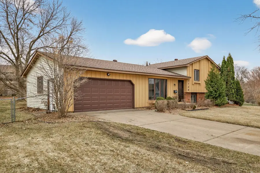 7720 Irish Avenue S, Cottage Grove, MN 55016 - #2