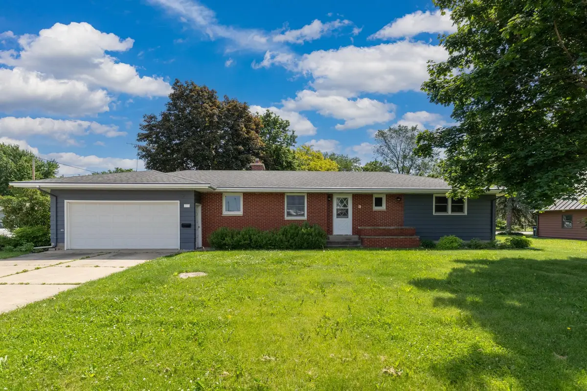 301 S Market Street, Belle Plaine, MN 56011 - #1