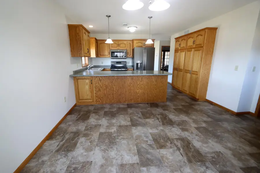 601 Cottonwood Avenue N, Litchfield, MN 55355 - #3