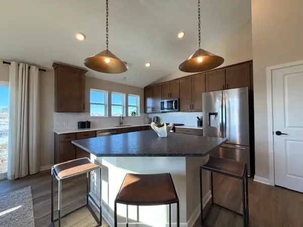 1782 Tamarack Road, Shakopee, MN 55379