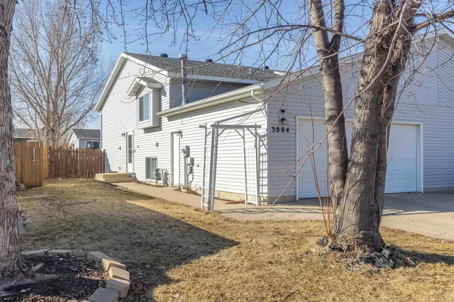 3004 Dakota Park Circle S, Fargo, ND 58104 - #3