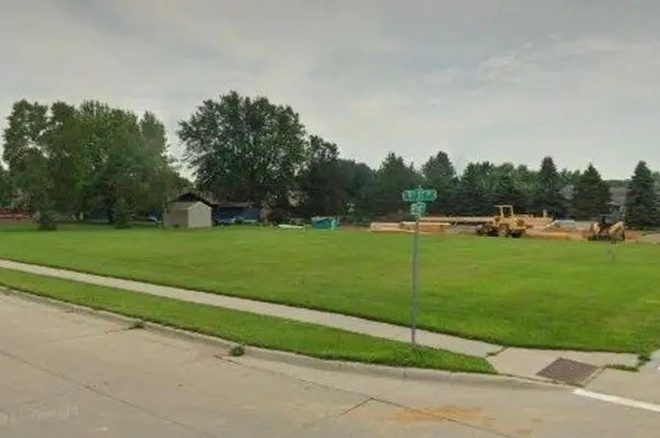 901 9th Avenue Sw, Pipestone, MN 56164