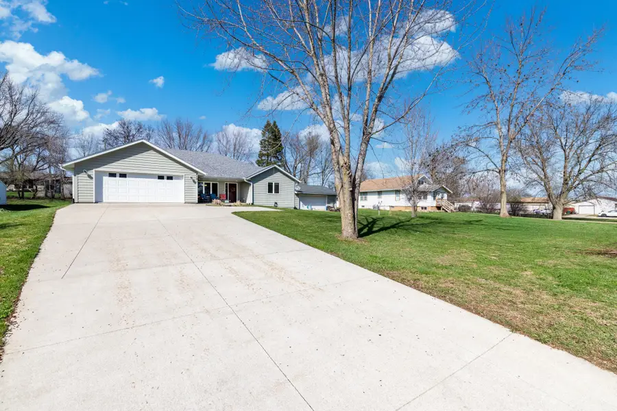 219 Main Street E, Clarks Grove, MN 56016 - #2