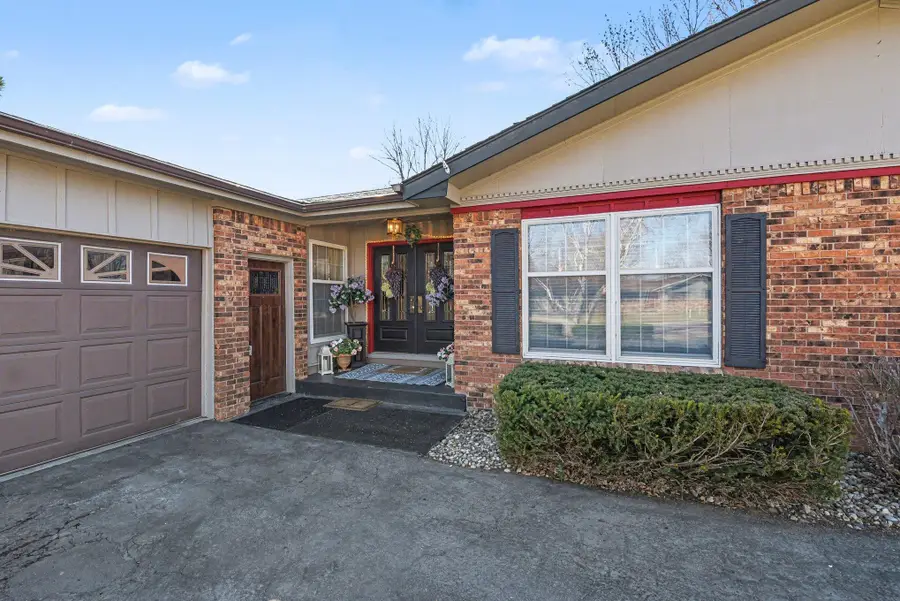 902 6th Avenue Se, Pipestone, MN 56164 - #3