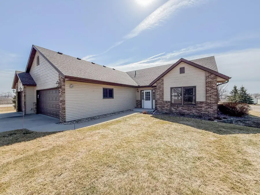 2953 9th Avenue Se, Willmar, MN 56201 - #2