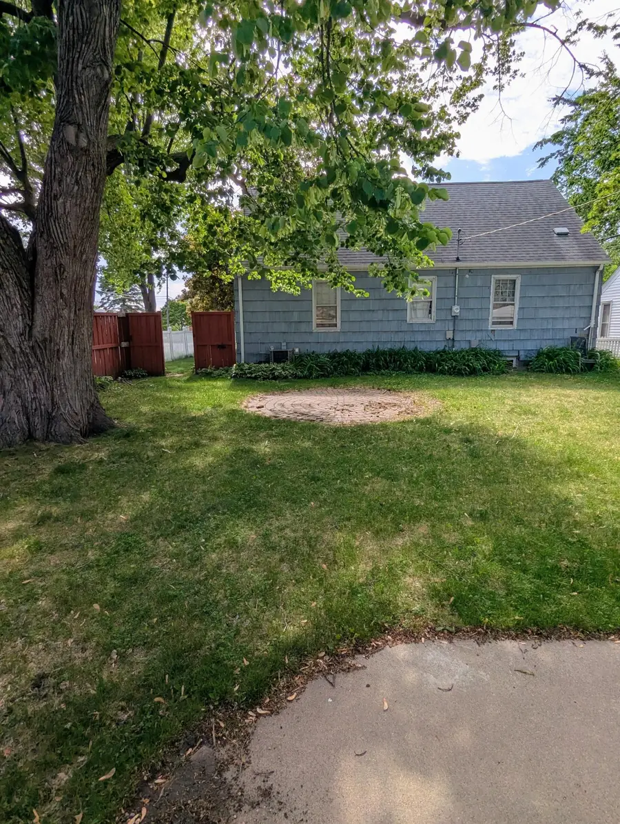 1444 Saint Albans Street N, Saint Paul, MN 55117 - #2