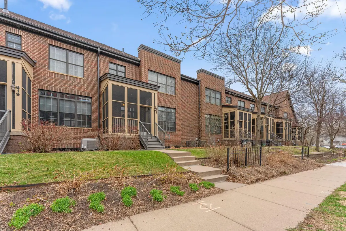 821 Thornton Street Se, Minneapolis, MN 55414 - #1