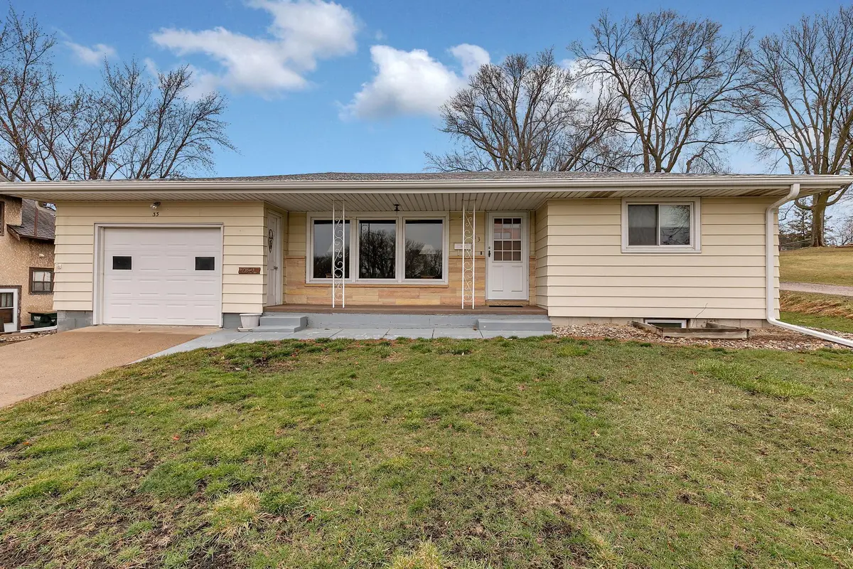 33 5th Avenue Nw, Hutchinson, MN 55350 - #1