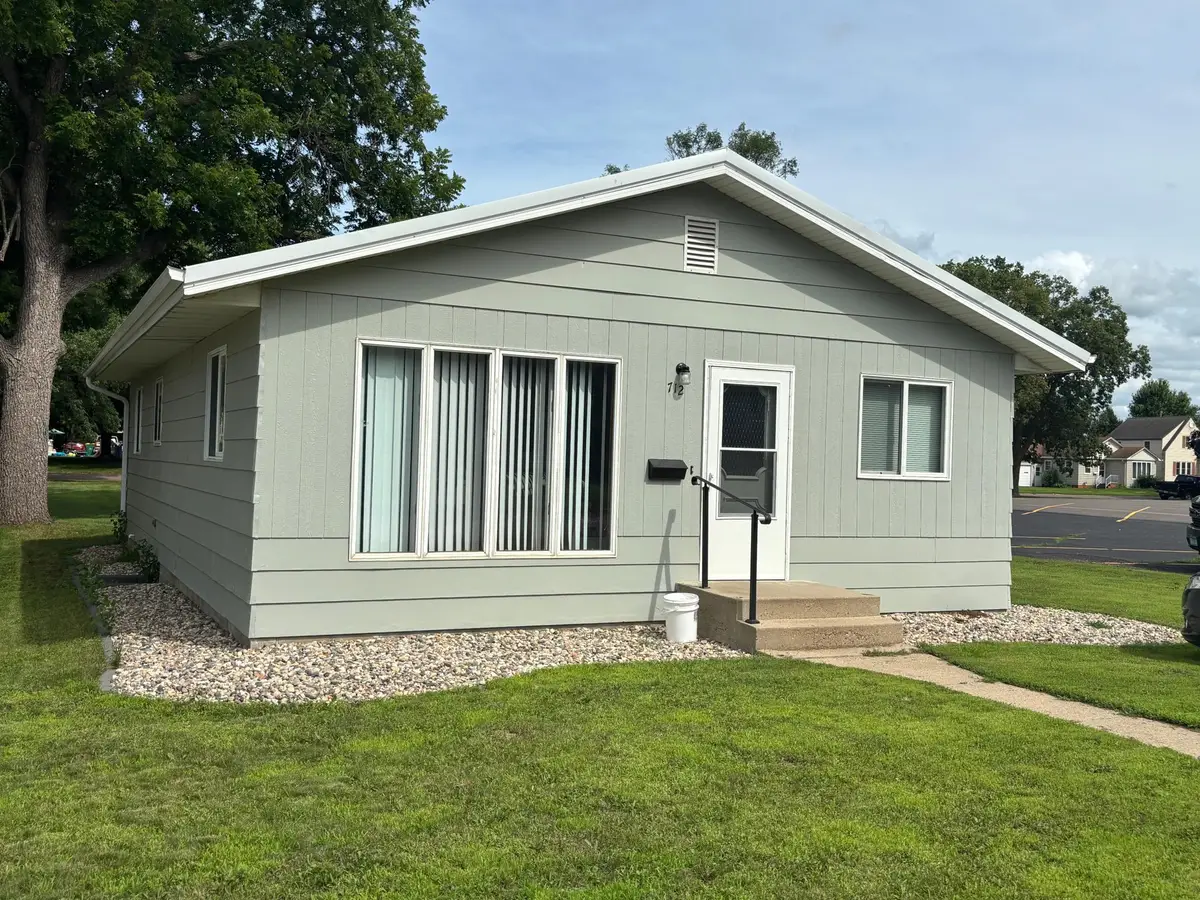 712 Logan Avenue, Jackson, MN 56143 - #1