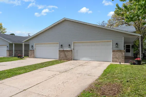 1082 5th Street Se, Forest Lake, MN 55025