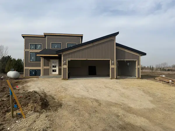 907 14th Street Nw, Kasson, MN 55944