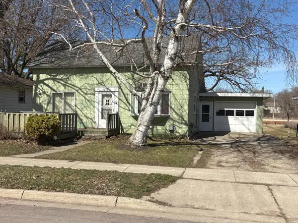 623 4th Avenue Ne, Waseca, MN 56093