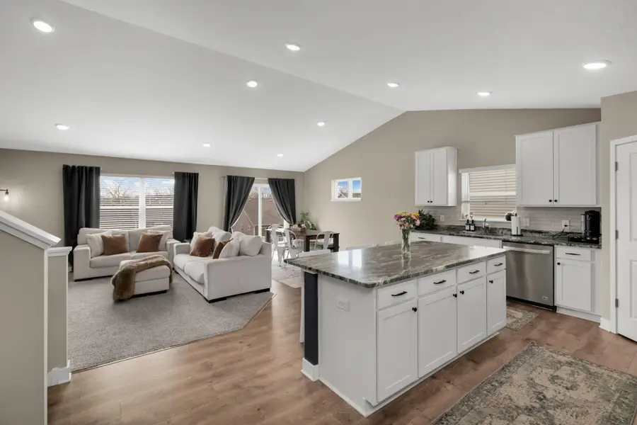 18184 Hartlin Avenue, Lakeville, MN 55044 - #2