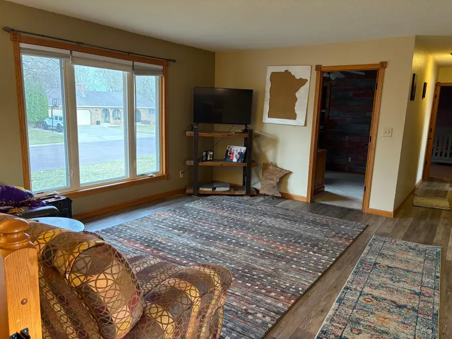 902 5th Avenue Se, Pipestone, MN 56164 - #2