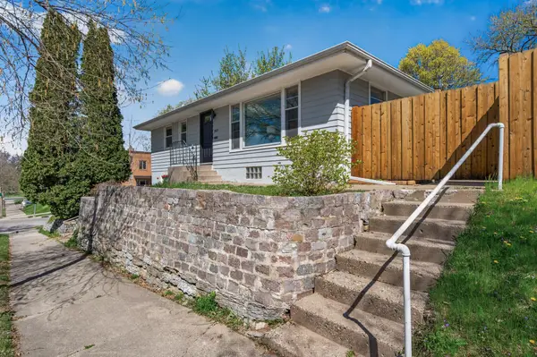 1001 34th Avenue Ne, Minneapolis, MN 55418