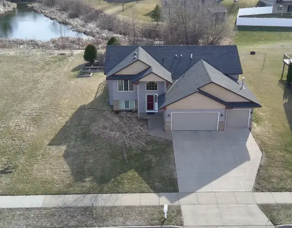 929 Farmers Ridge Trail, Belle Plaine, MN 56011