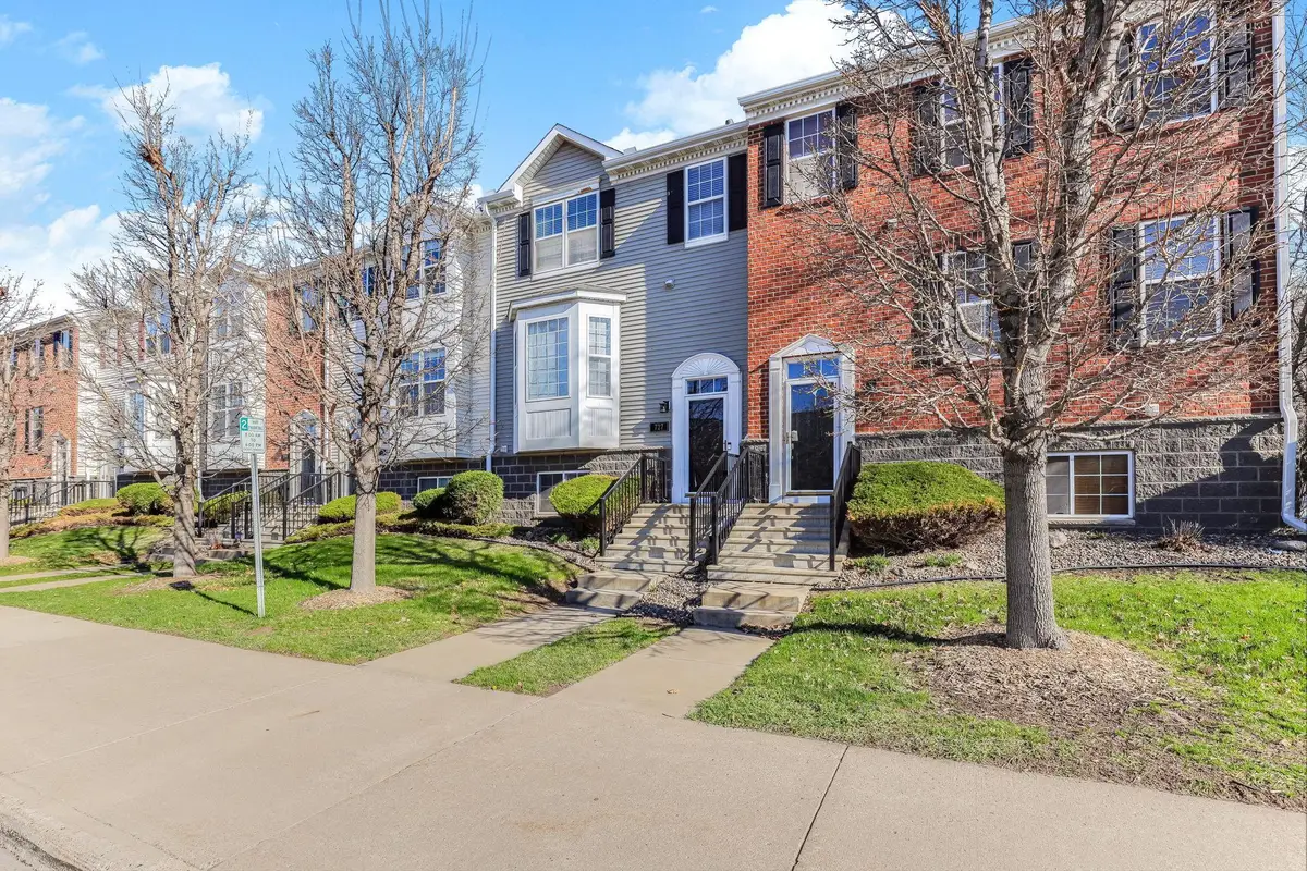 727 2nd Street Ne, Hopkins, MN 55343 - #1