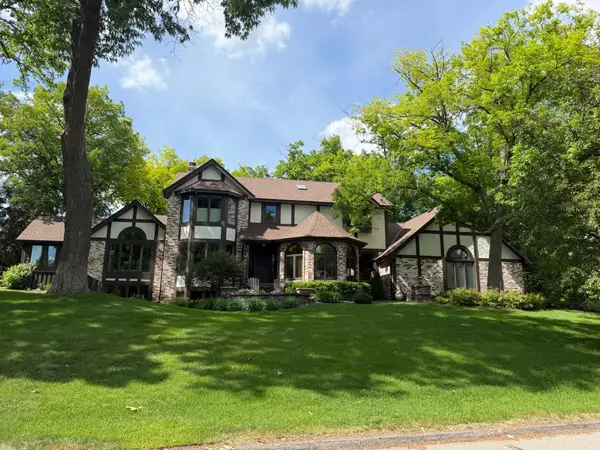 12420 Bent Tree Lane, Hopkins, MN 55305