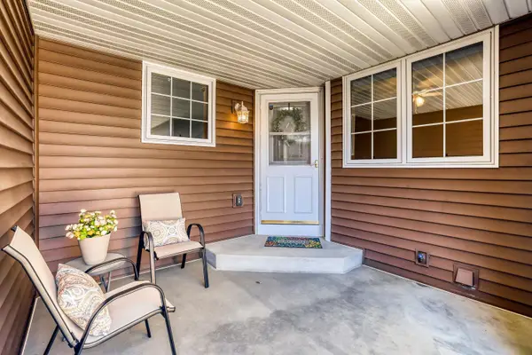 6236 Creekview Lane N, Brooklyn Park, MN 55443