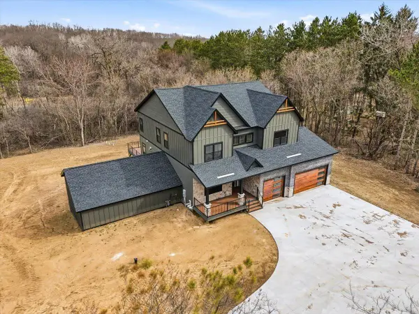 1397 Fox Ridge Trail, Hudson, WI 54016