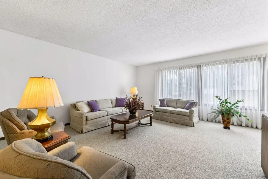 8706 Westwind Circle, Eden Prairie, MN 55344 - #3