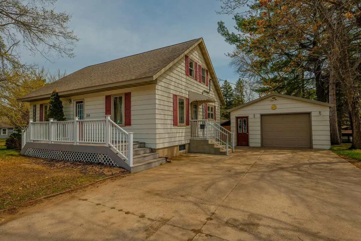 314 Lake Avenue, Park Rapids, MN 56470 - #1