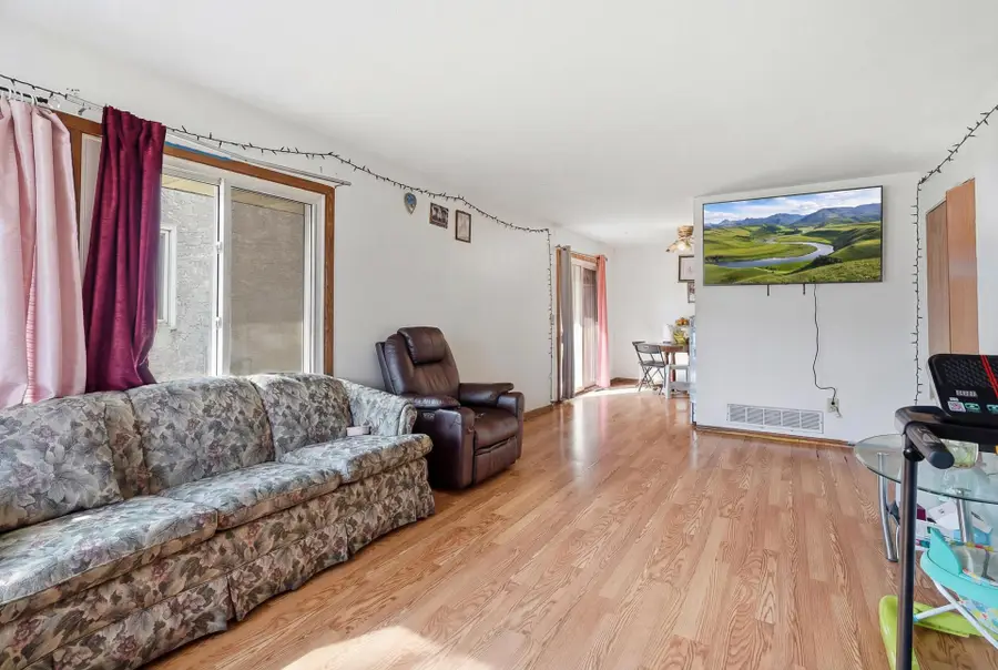 1561 Clarence Street, Saint Paul, MN 55106 - #3