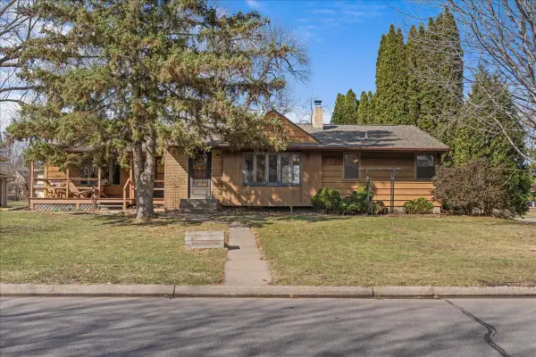 2755 Huron Street, Roseville, MN 55113