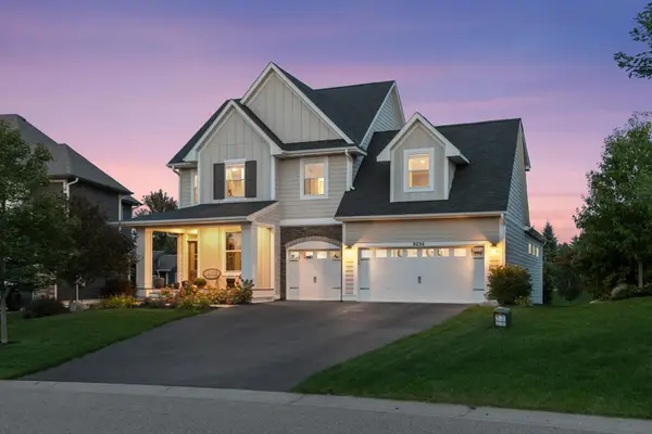 9236 Red Oak Trail, Woodbury, MN 55129