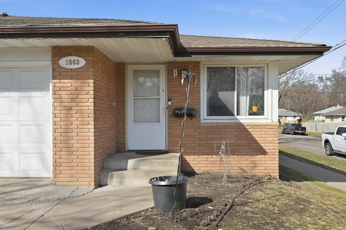 1563 Clarence Street, Saint Paul, MN 55106 - #1