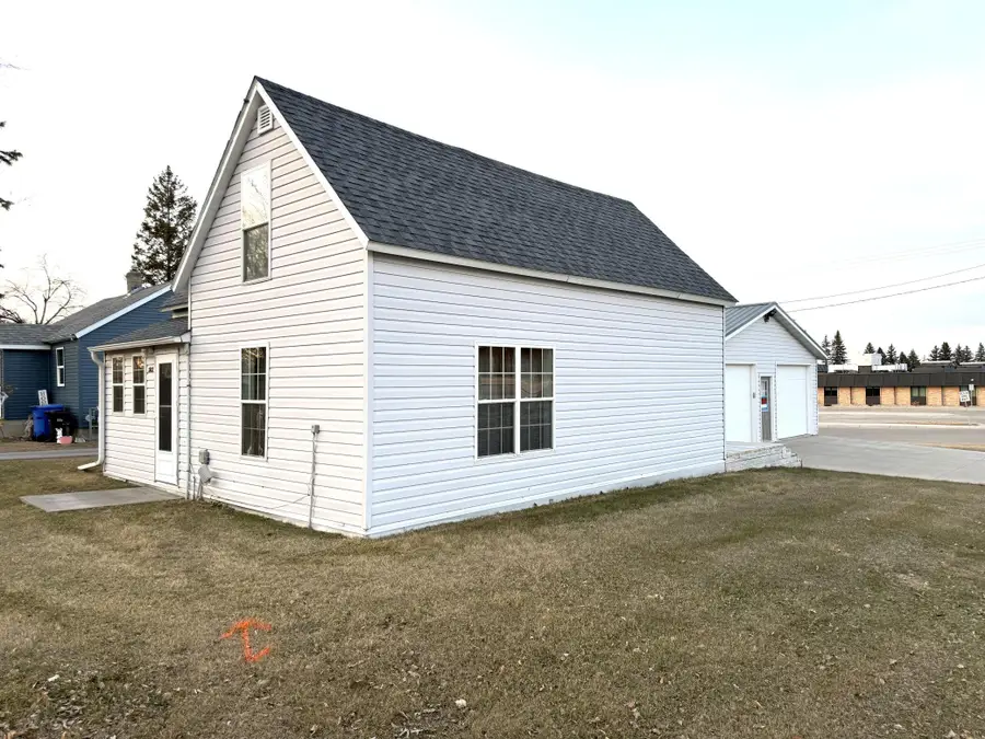302 W Fir Avenue, Frazee, MN 56544 - #2