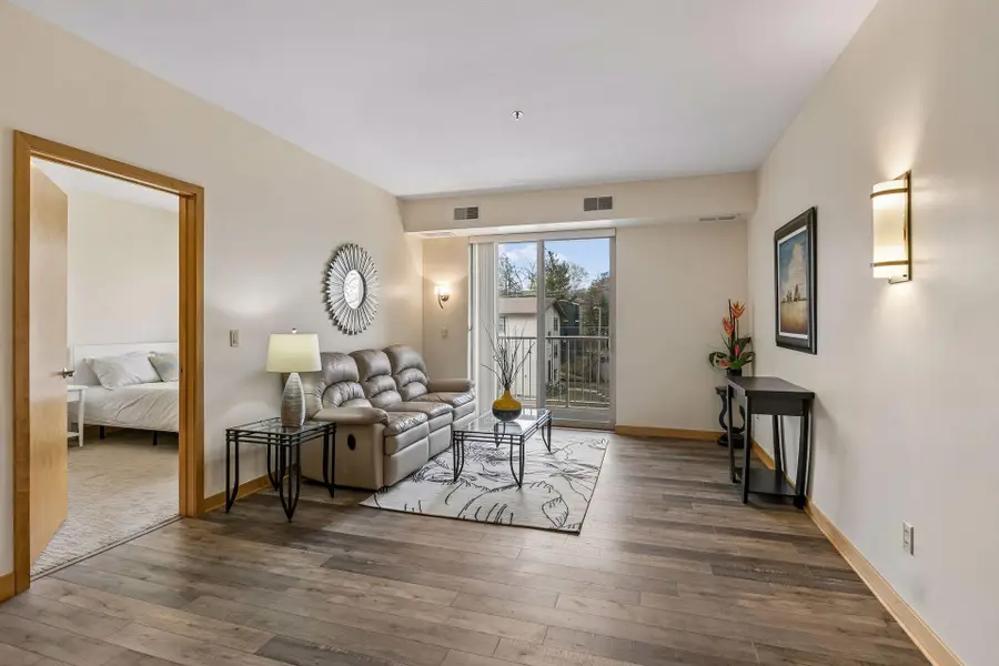 2900 University Avenue Se #305, Minneapolis, MN 55414 - #2