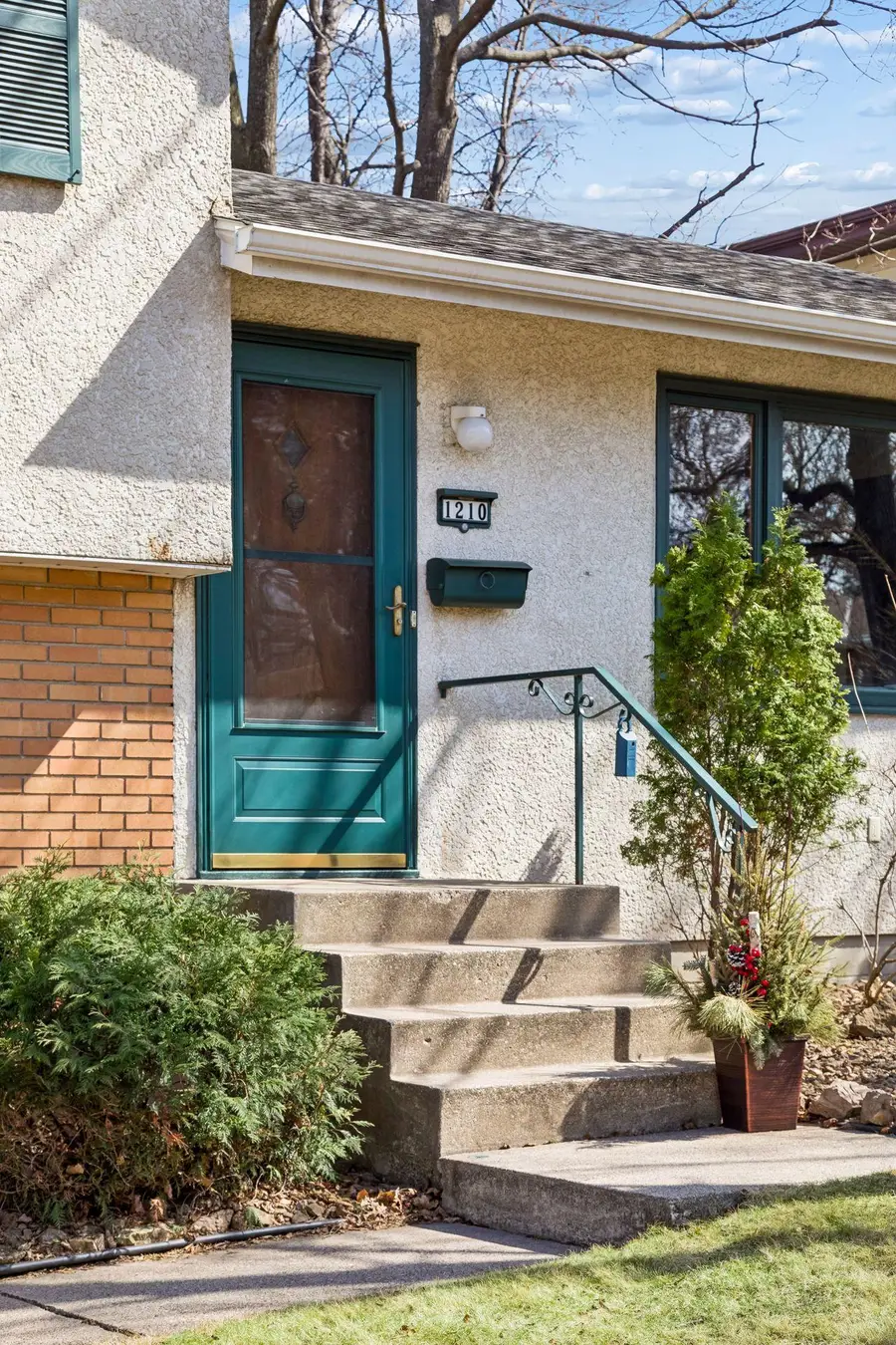 1210 Ottawa Avenue, West Saint Paul, MN 55118 - #2