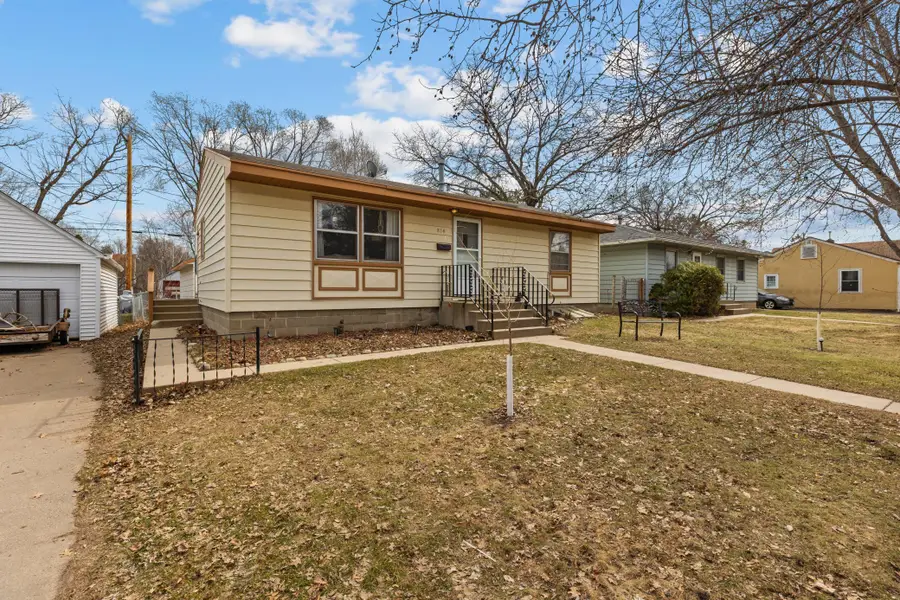 814 11th Avenue Ne, Brainerd, MN 56401 - #2