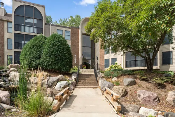 9500 Collegeview Road #206, Bloomington, MN 55437