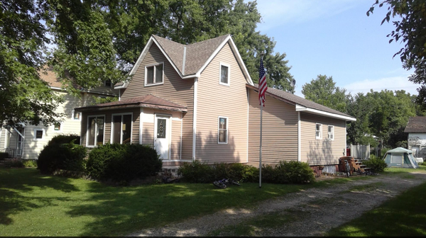 164 Lake Street E, Emmons, MN 56029