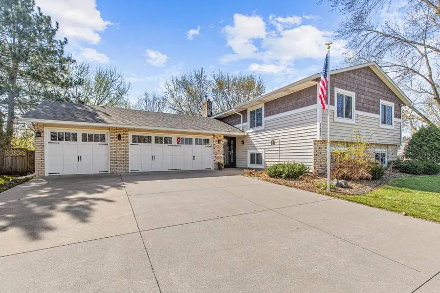 7745 Jeffery Avenue S, Cottage Grove, MN 55016 - #2