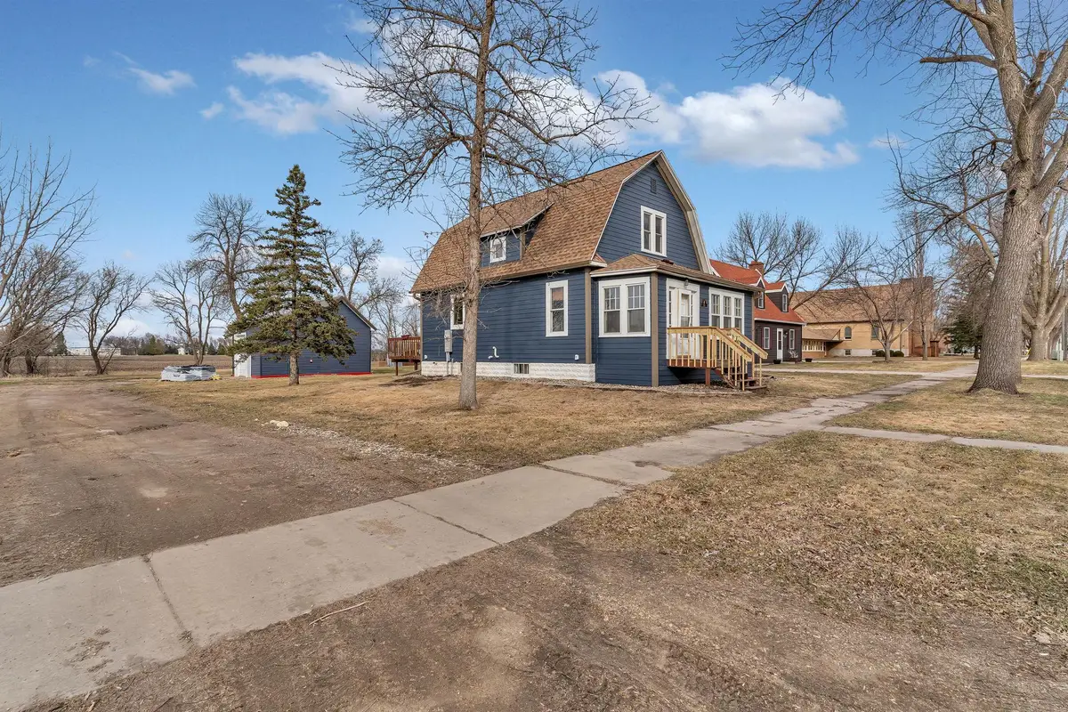 201 Dakota Avenue Ne, Pennock, MN 56279 - #1