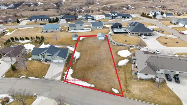 813 8th Avenue Nw, Valley City, ND 58072