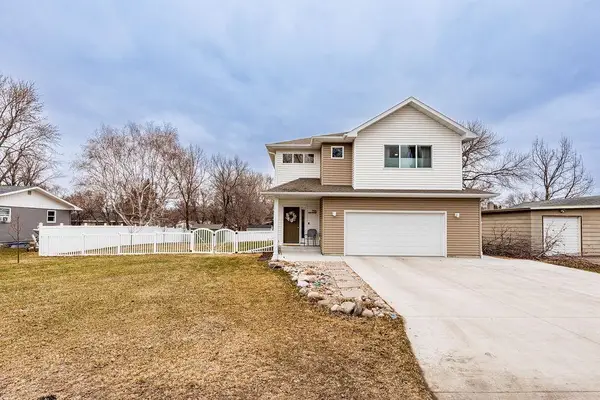 296 Dakota Avenue, Horace, ND 58047